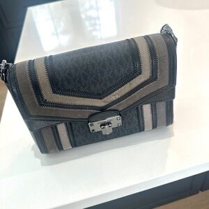 Michael Kors Kinsley medium shoulder flap bag